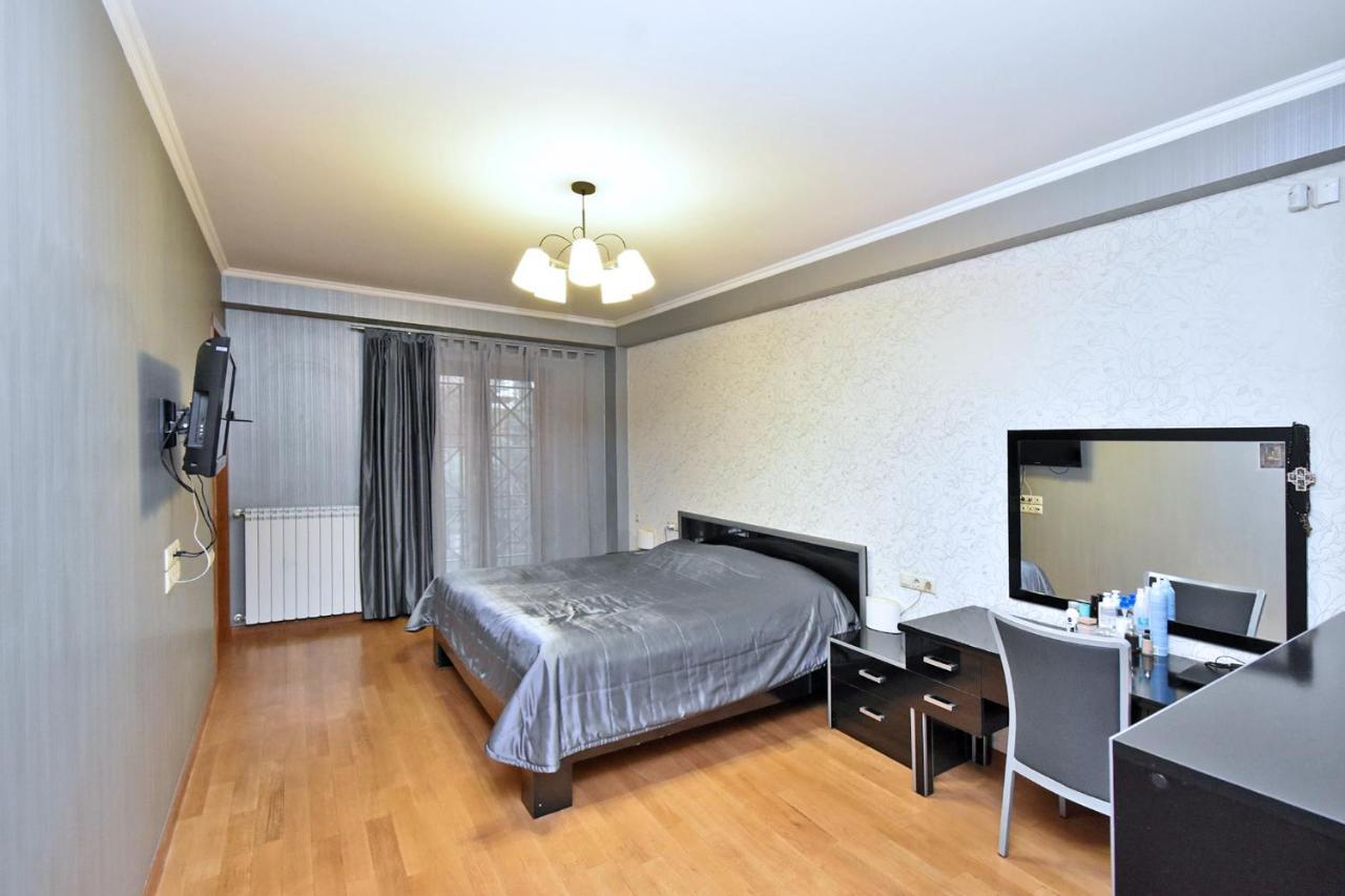يريفان Dos Guest House المظهر الخارجي الصورة