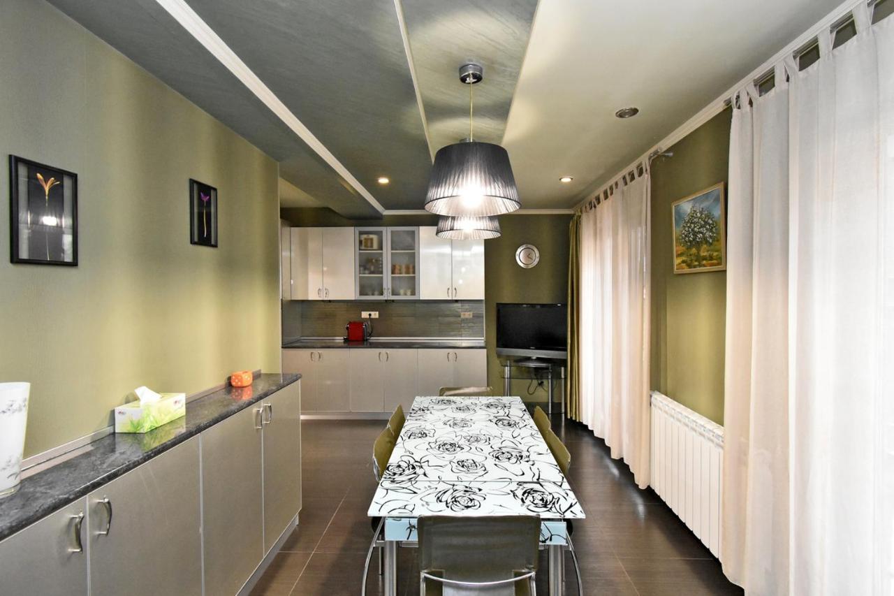 يريفان Dos Guest House المظهر الخارجي الصورة