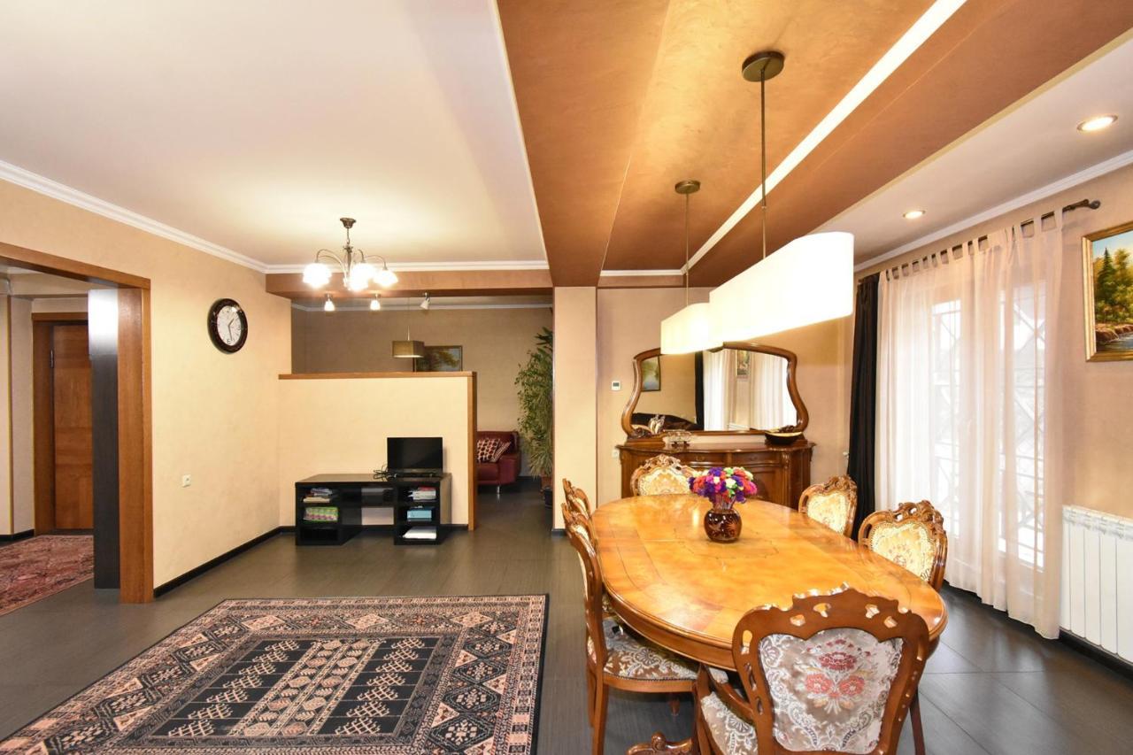 يريفان Dos Guest House المظهر الخارجي الصورة