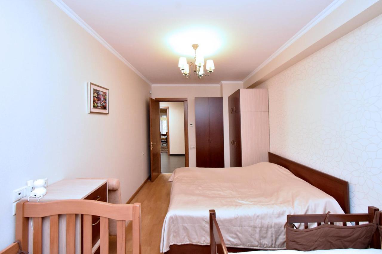 يريفان Dos Guest House المظهر الخارجي الصورة